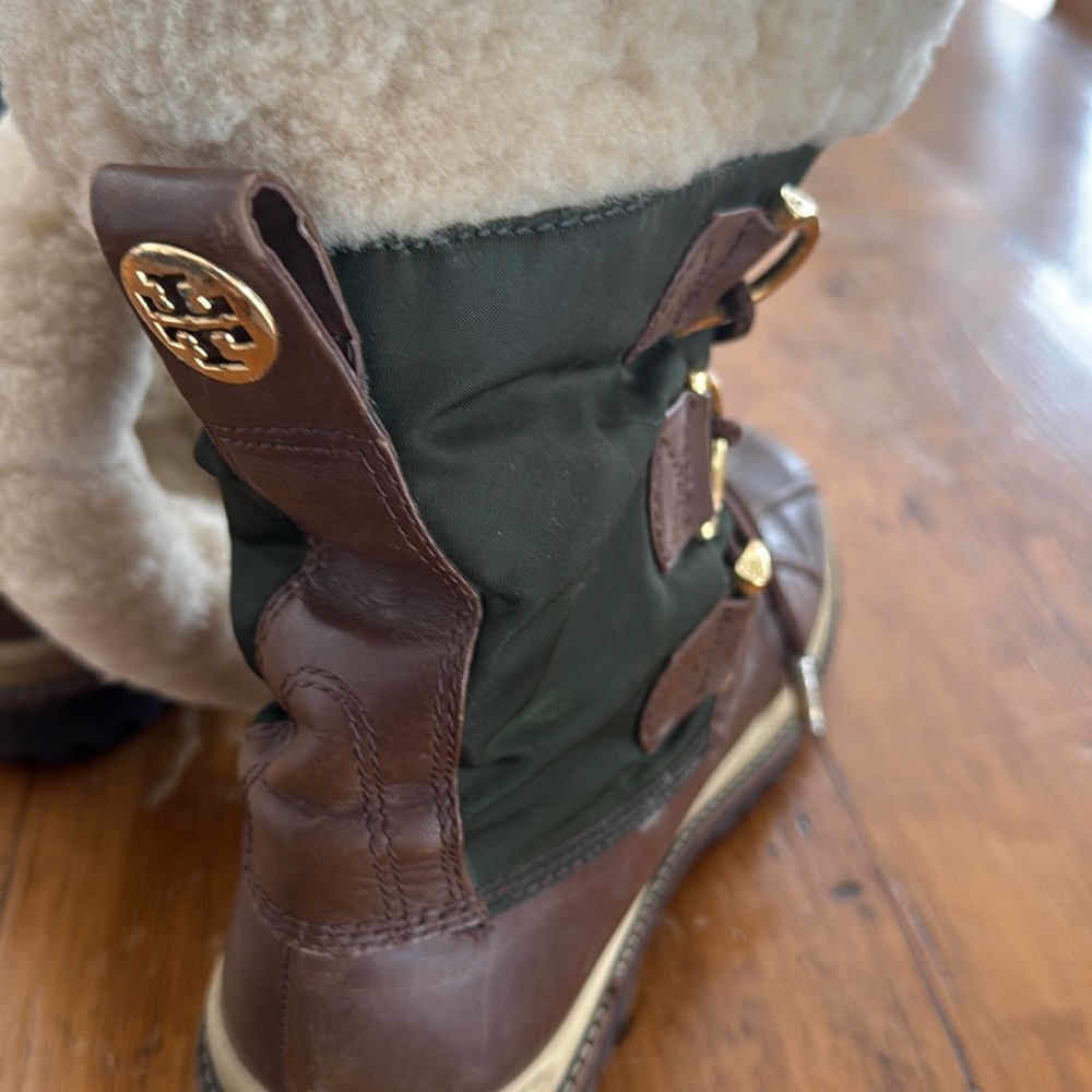 Tory Burch Shearling Snow Boots. Size 7